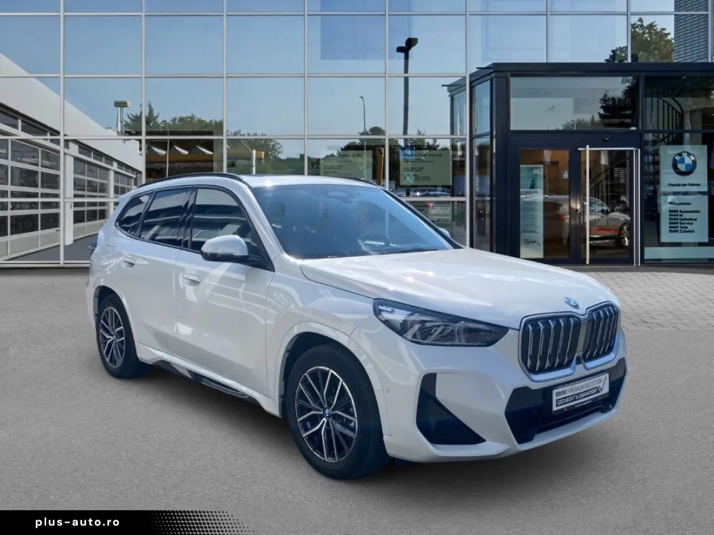 BMW iX1 xDrive30 M Sport AHK Panoramadach HeadUp Dri