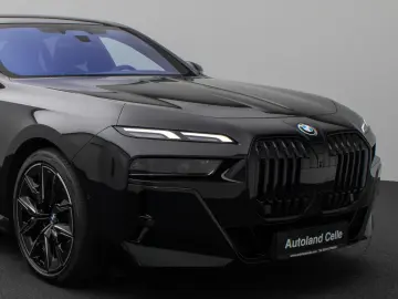 BMW i7 xD60 M-Sport HUD Pano 360 Massage ACC Soft 21