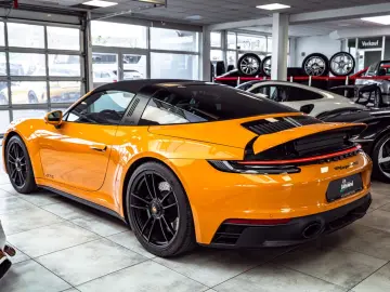 PORSCHE 911 Targa 4 GTS PTS Bahamagelb Full Opt MwSt 1Hd