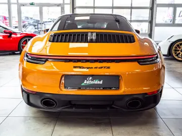 PORSCHE 911 Targa 4 GTS PTS Bahamagelb Full Opt MwSt 1Hd