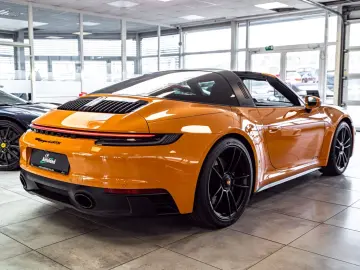 PORSCHE 911 Targa 4 GTS PTS Bahamagelb Full Opt MwSt 1Hd