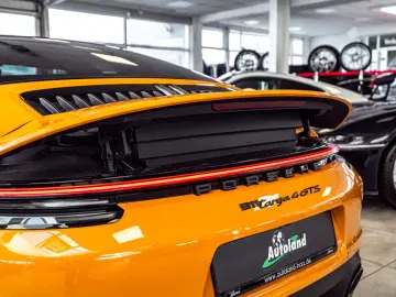 PORSCHE 911 Targa 4 GTS PTS Bahamagelb Full Opt MwSt 1Hd