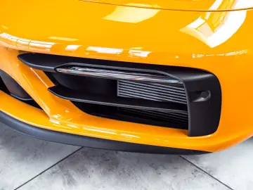 PORSCHE 911 Targa 4 GTS PTS Bahamagelb Full Opt MwSt 1Hd