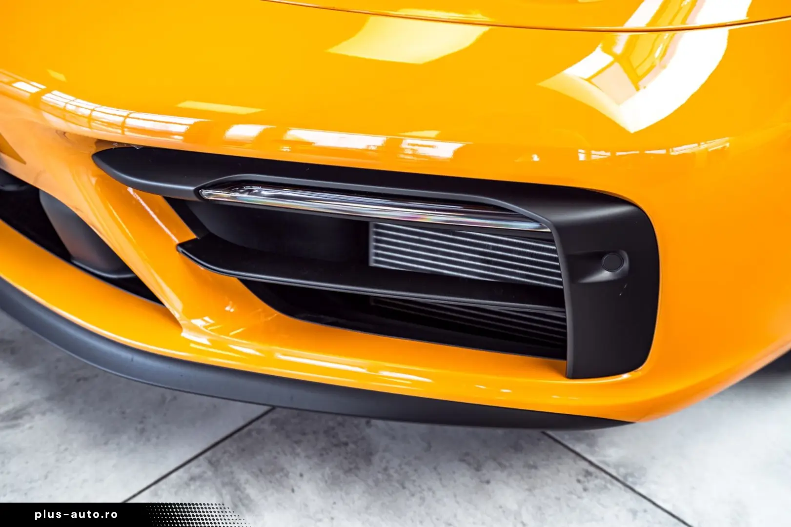 PORSCHE 911 Targa 4 GTS PTS Bahamagelb Full Opt MwSt 1Hd