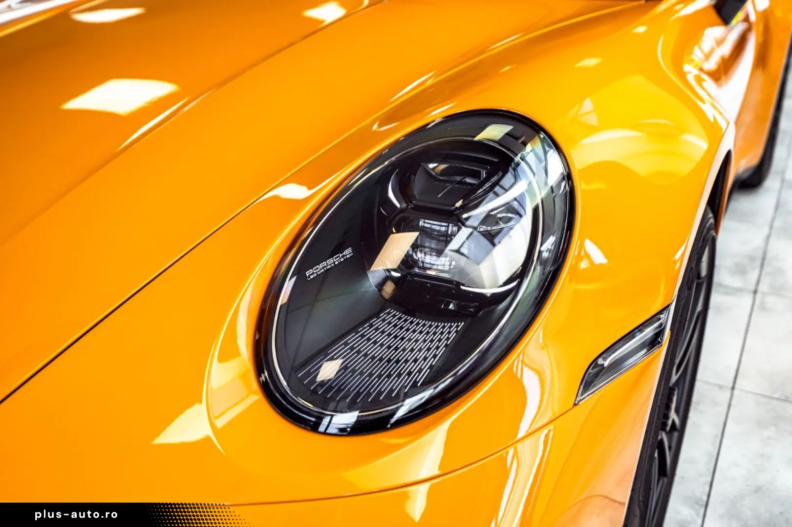 PORSCHE 911 Targa 4 GTS PTS Bahamagelb Full Opt MwSt 1Hd