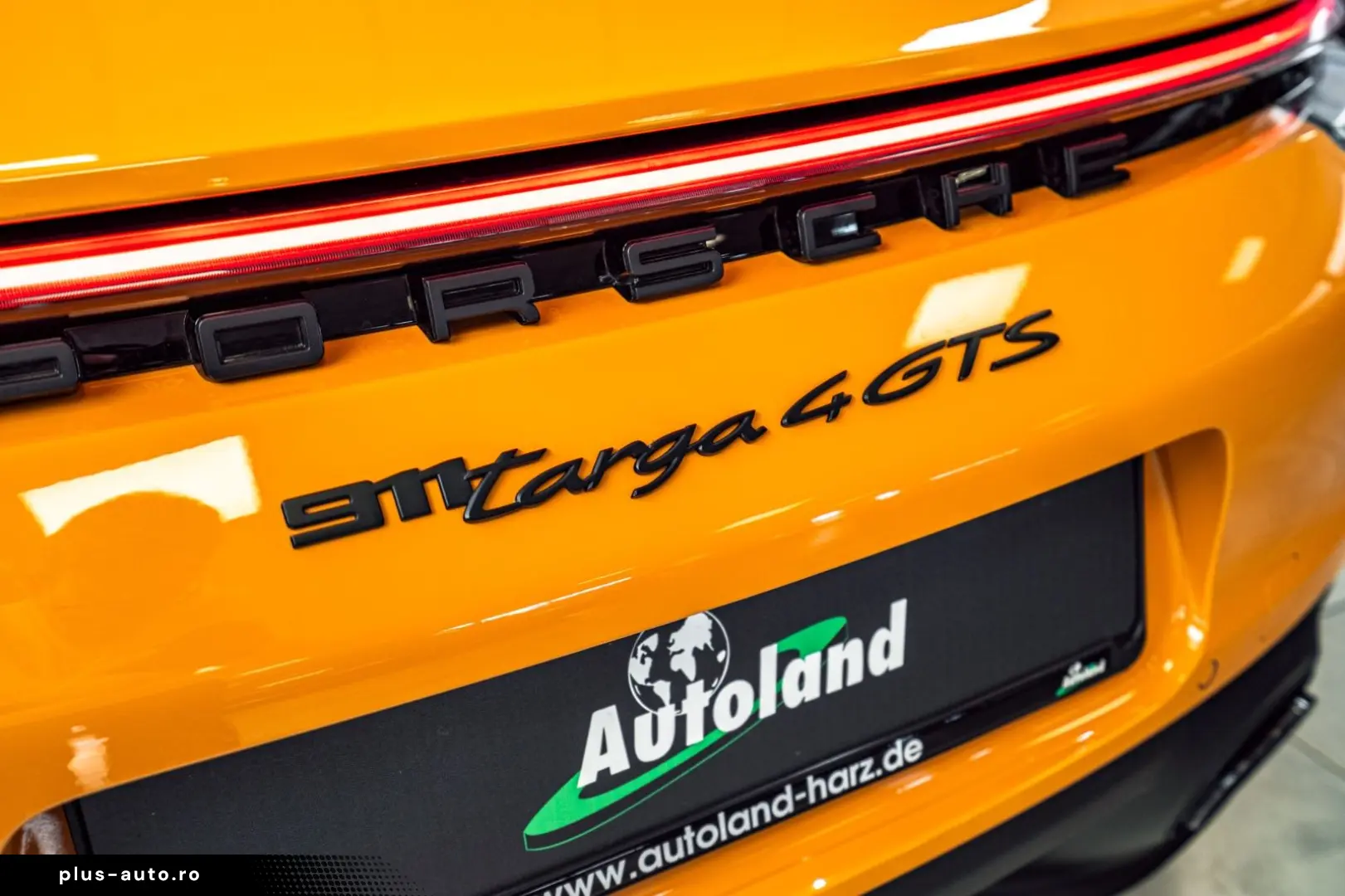 PORSCHE 911 Targa 4 GTS PTS Bahamagelb Full Opt MwSt 1Hd