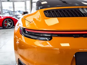 PORSCHE 911 Targa 4 GTS PTS Bahamagelb Full Opt MwSt 1Hd