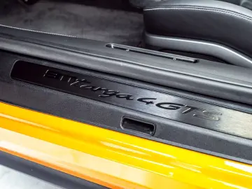 PORSCHE 911 Targa 4 GTS PTS Bahamagelb Full Opt MwSt 1Hd