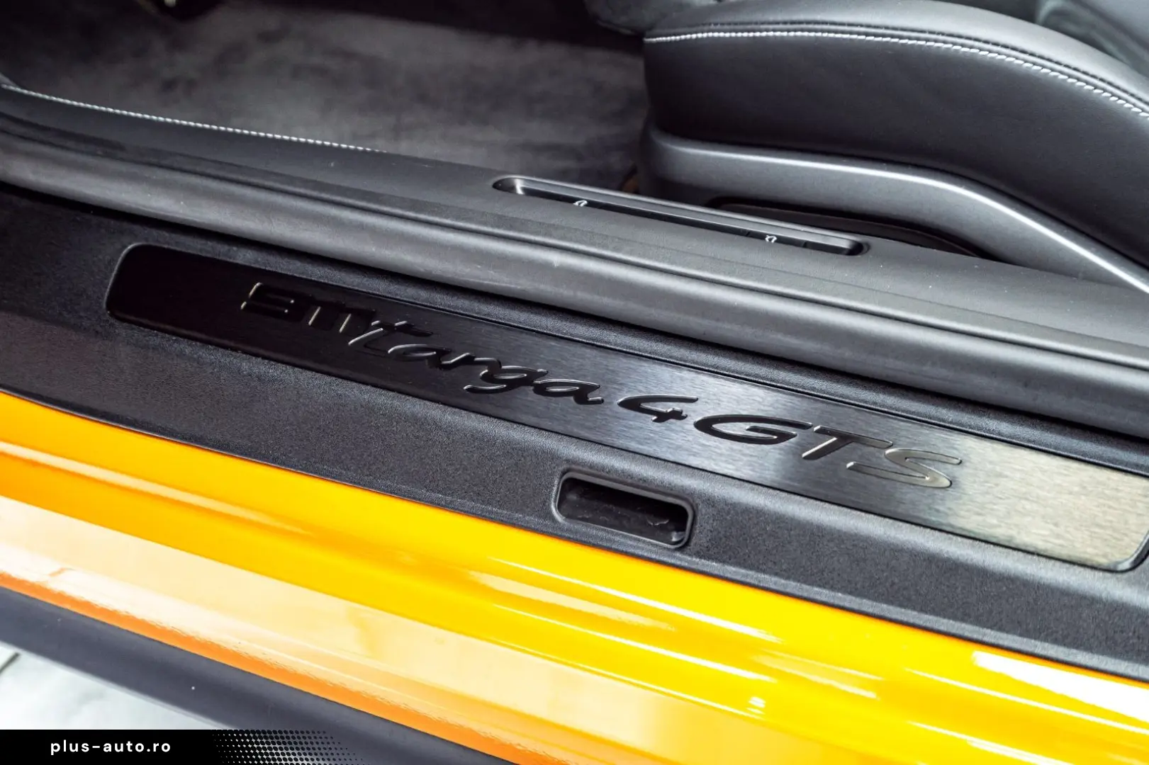 PORSCHE 911 Targa 4 GTS PTS Bahamagelb Full Opt MwSt 1Hd