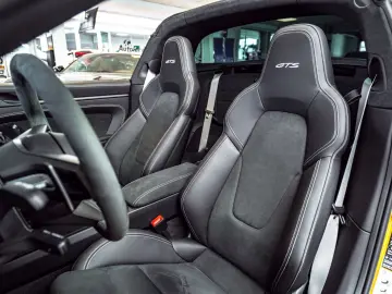 PORSCHE 911 Targa 4 GTS PTS Bahamagelb Full Opt MwSt 1Hd