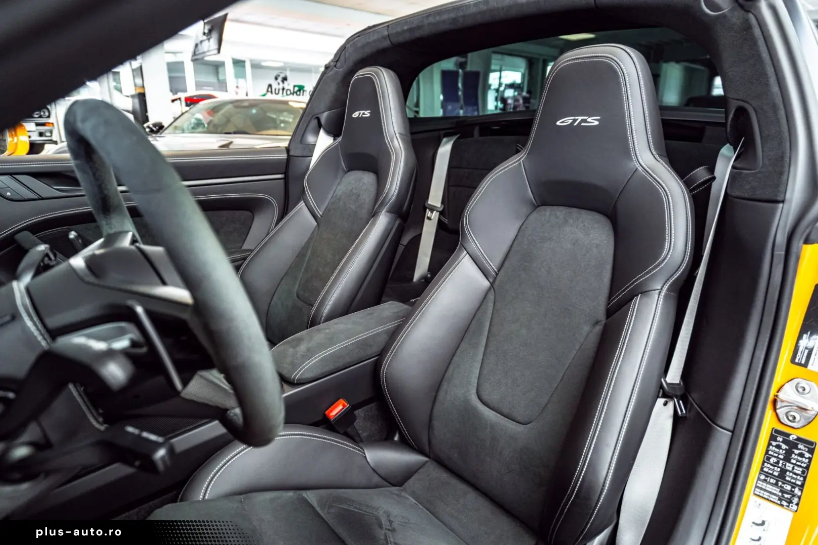 PORSCHE 911 Targa 4 GTS PTS Bahamagelb Full Opt MwSt 1Hd