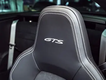 PORSCHE 911 Targa 4 GTS PTS Bahamagelb Full Opt MwSt 1Hd