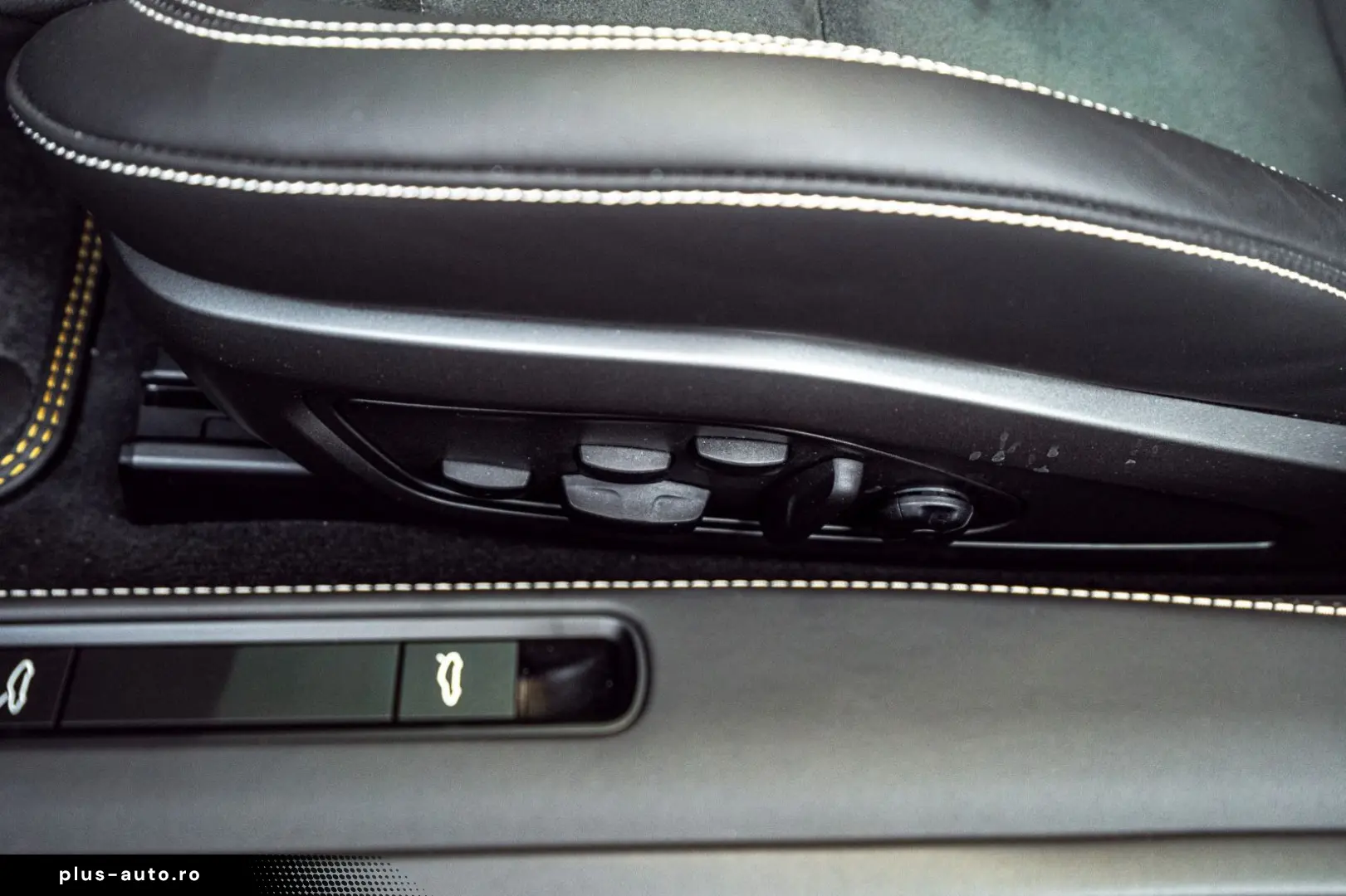 PORSCHE 911 Targa 4 GTS PTS Bahamagelb Full Opt MwSt 1Hd