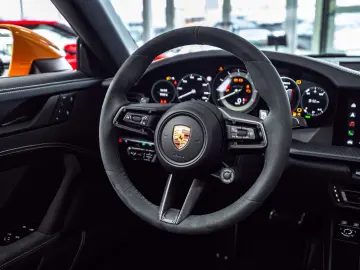 PORSCHE 911 Targa 4 GTS PTS Bahamagelb Full Opt MwSt 1Hd