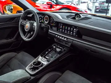 PORSCHE 911 Targa 4 GTS PTS Bahamagelb Full Opt MwSt 1Hd