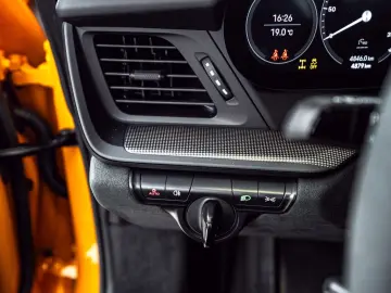 PORSCHE 911 Targa 4 GTS PTS Bahamagelb Full Opt MwSt 1Hd