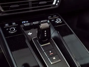 PORSCHE 911 Targa 4 GTS PTS Bahamagelb Full Opt MwSt 1Hd