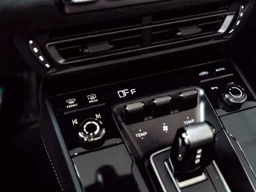 PORSCHE 911 Targa 4 GTS PTS Bahamagelb Full Opt MwSt 1Hd