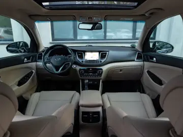 Hyundai Tucson 2.0 CRDI 4WD Automatik Premium