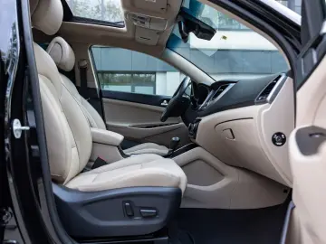 Hyundai Tucson 2.0 CRDI 4WD Automatik Premium