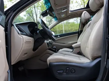 Hyundai Tucson 2.0 CRDI 4WD Automatik Premium