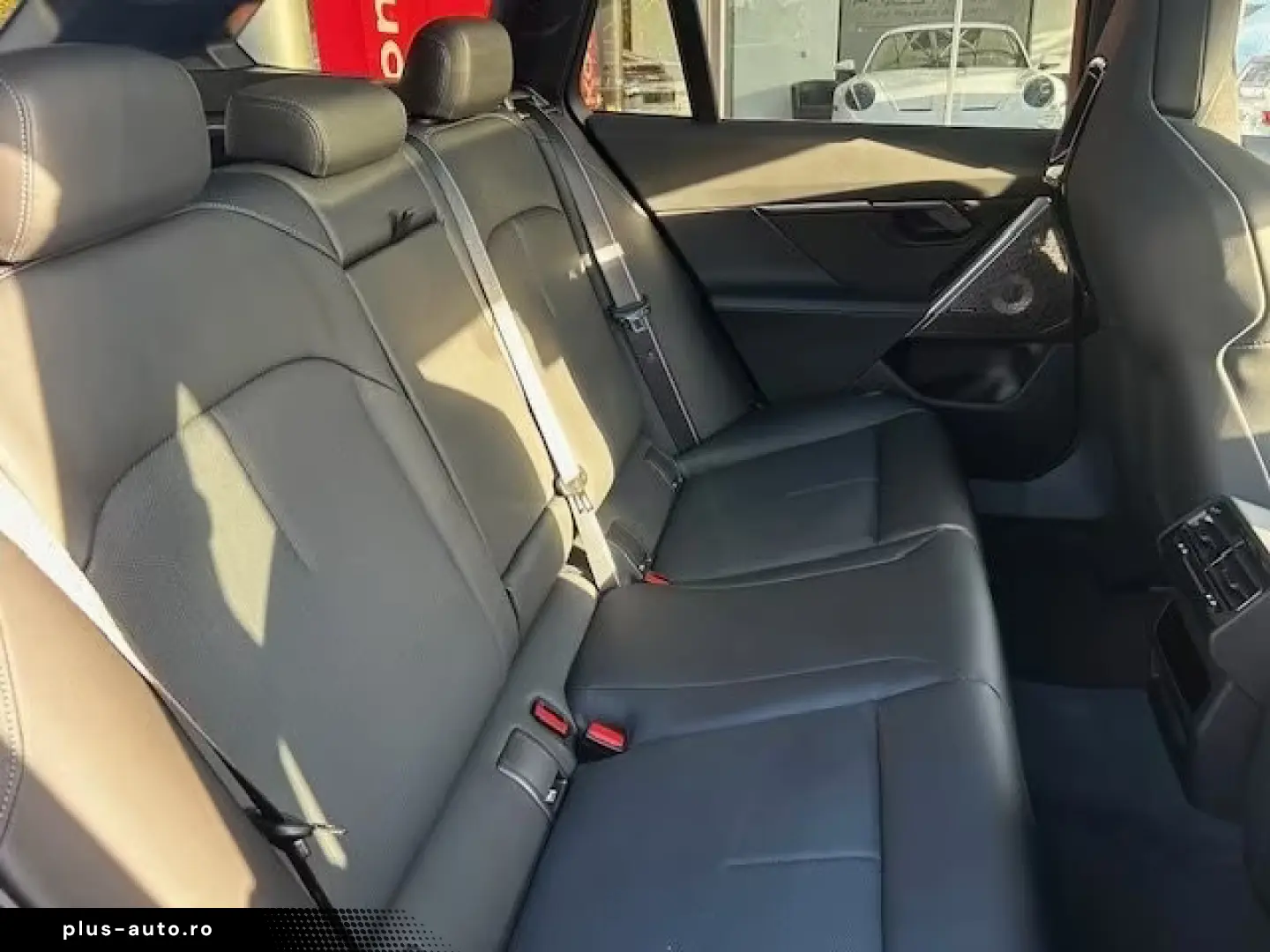 BMW 520d xDrive Touring Frozen Grey B&W AHK