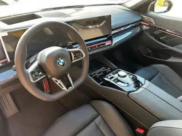 BMW 520d xDrive Touring Frozen Grey B&W AHK