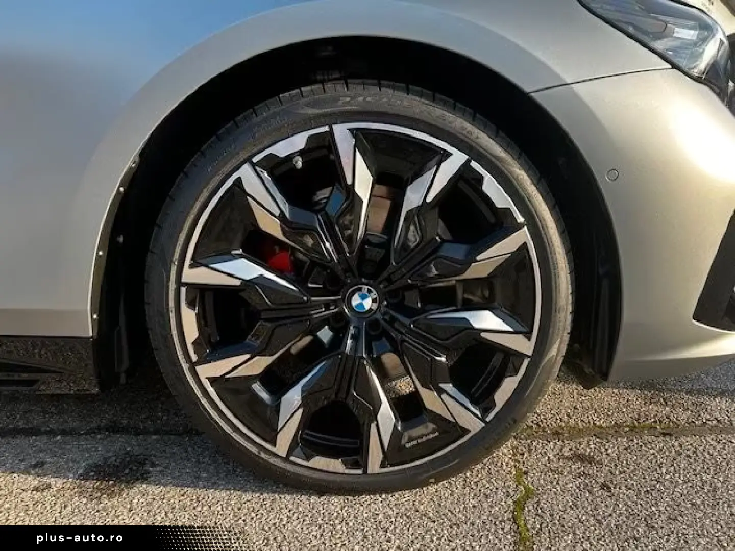 BMW 520d xDrive Touring Frozen Grey B&W AHK