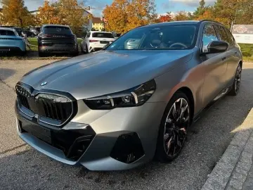 BMW 520d xDrive Touring Frozen Grey B&W AHK