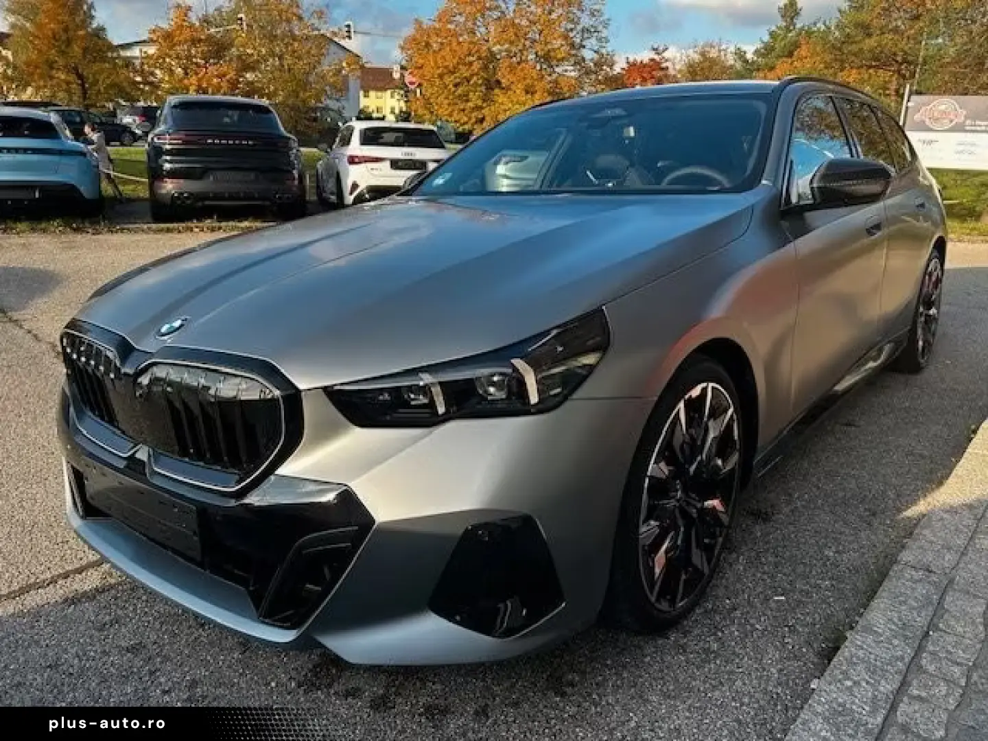 BMW 520d xDrive Touring Frozen Grey B&W AHK