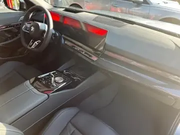 BMW 520d xDrive Touring Frozen Grey B&W AHK