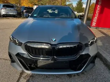 BMW 520d xDrive Touring Frozen Grey B&W AHK