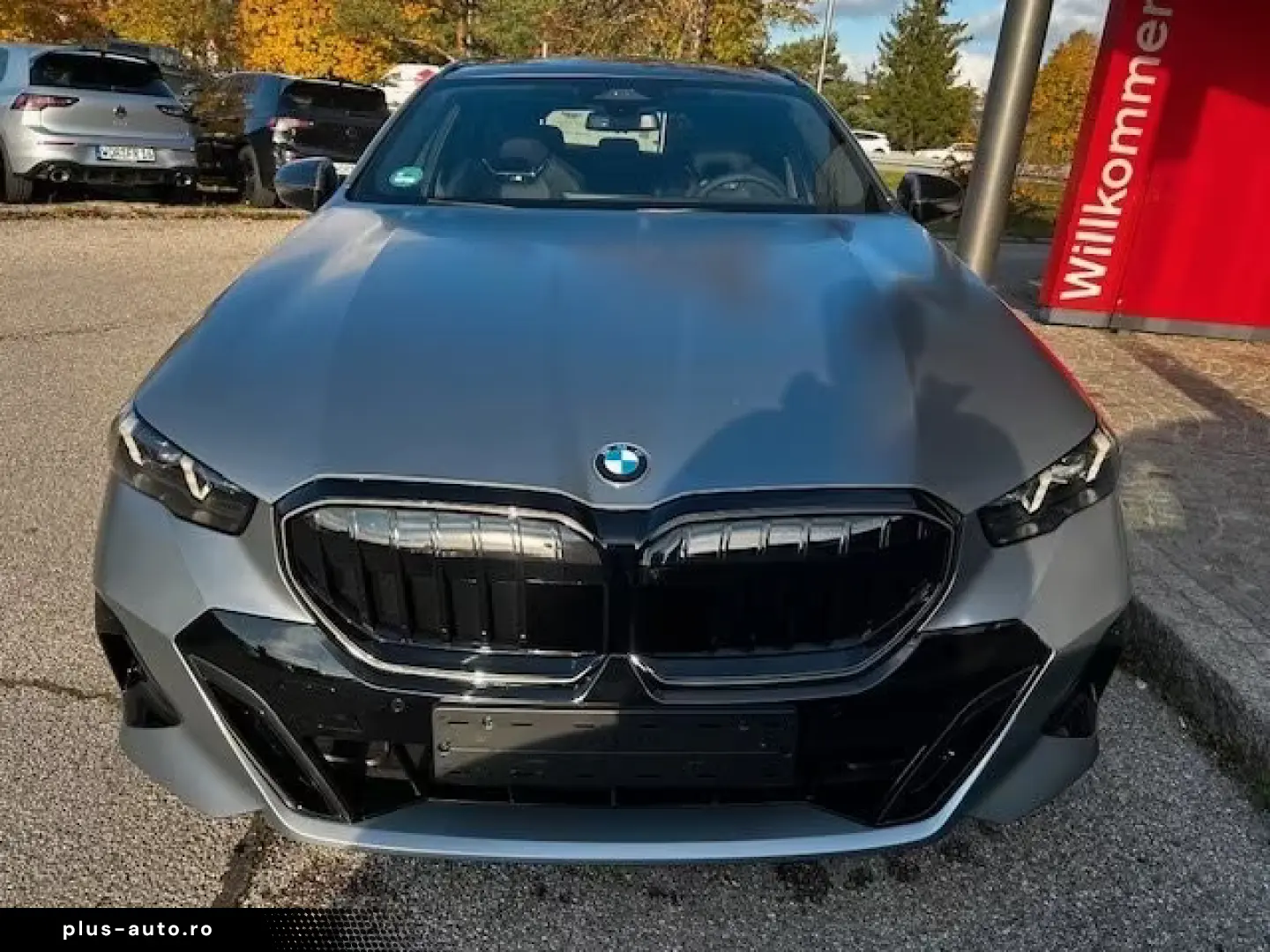 BMW 520d xDrive Touring Frozen Grey B&W AHK