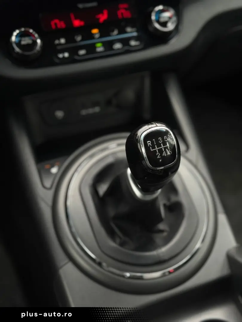 KIA SPORTAGE 1.7 CRDi Class 2WD