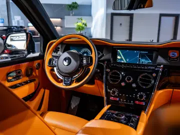 Rolls-Royce Cullinan   Bespoke   Rear Entertainment