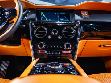 Rolls-Royce Cullinan   Bespoke   Rear Entertainment