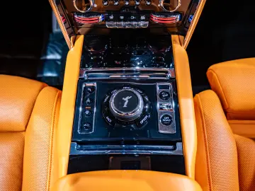 Rolls-Royce Cullinan   Bespoke   Rear Entertainment