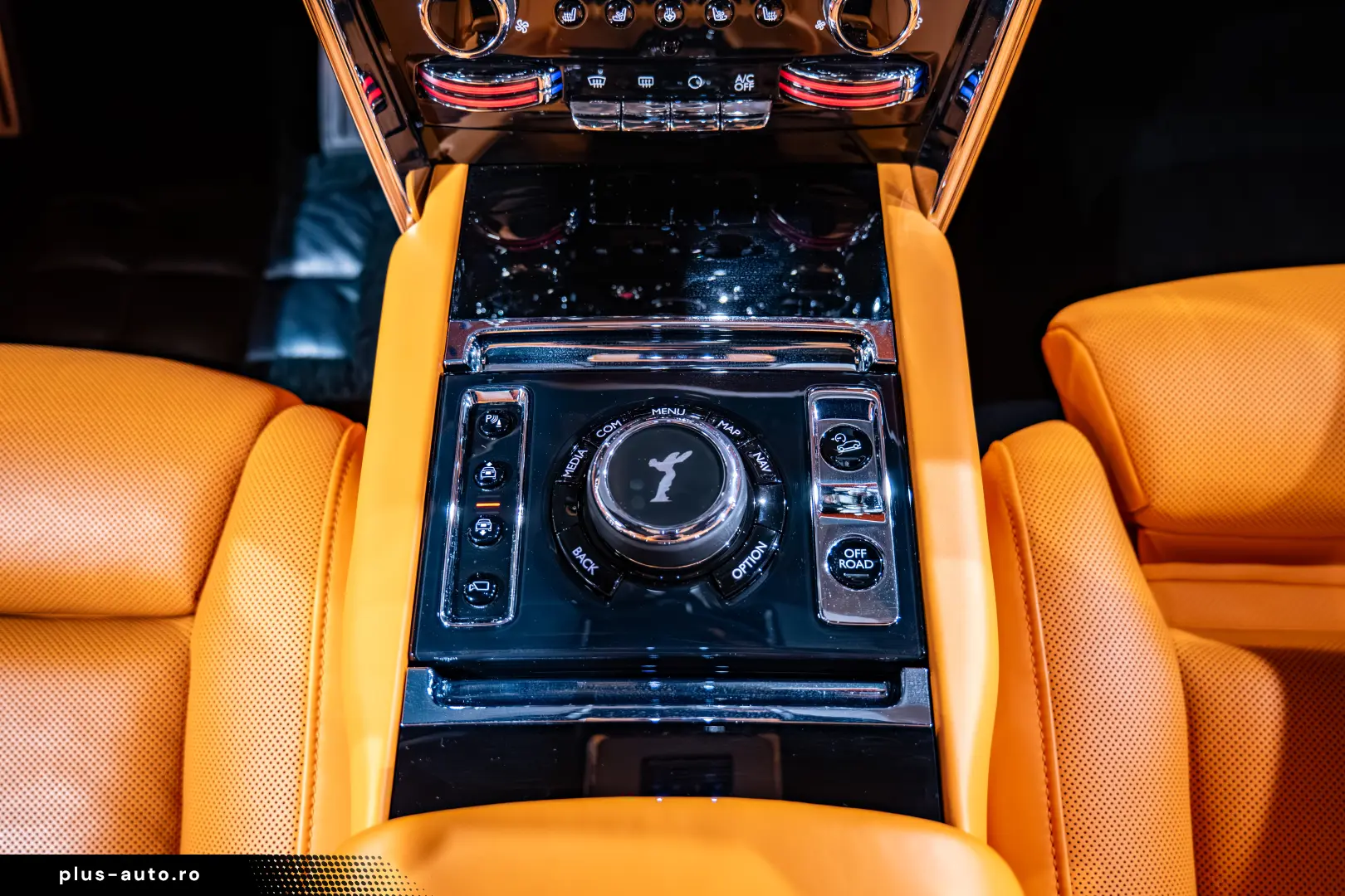 Rolls-Royce Cullinan   Bespoke   Rear Entertainment