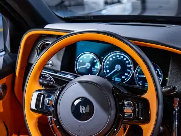 Rolls-Royce Cullinan   Bespoke   Rear Entertainment