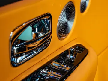 Rolls-Royce Cullinan   Bespoke   Rear Entertainment