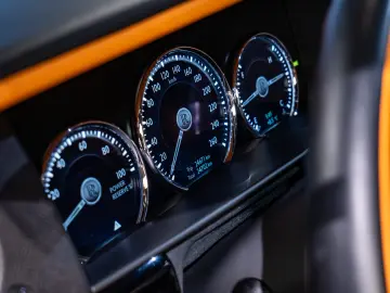 Rolls-Royce Cullinan   Bespoke   Rear Entertainment