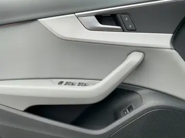 Audi A4 Avant 40 TFSI S-TR S-LINE