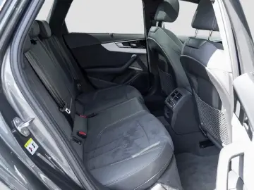 Audi A4 Avant 45 TFSI S Line Competition