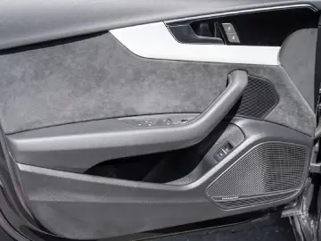 Audi A4 Avant 45 TFSI S Line Competition