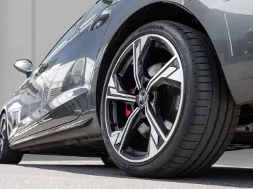 Audi A4 Avant 45 TFSI S Line Competition