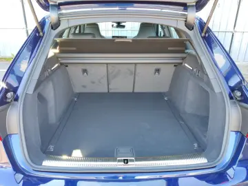 Audi A4 Avant 40 TDI with 2x S line Pano S seats