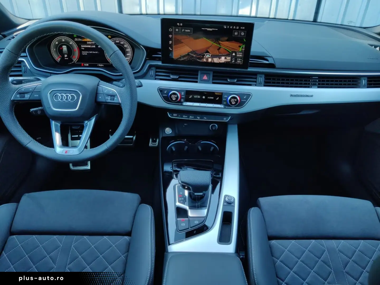 Audi A4 Avant 40 TDI with 2x S line Pano S seats