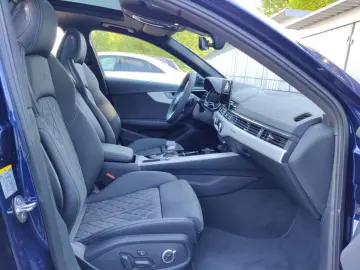 Audi A4 Avant 40 TDI with 2x S line Pano S seats