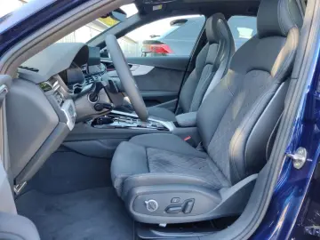 Audi A4 Avant 40 TDI with 2x S line Pano S seats