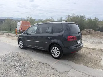 Volkswagen Touran 7 locuri
